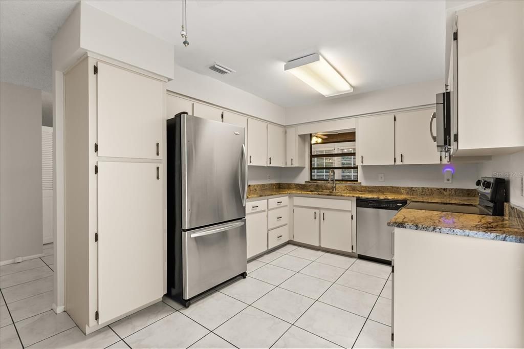 На продажу: $345,000 (3 спален, 2 ванн, 1567 Квадратных фут)