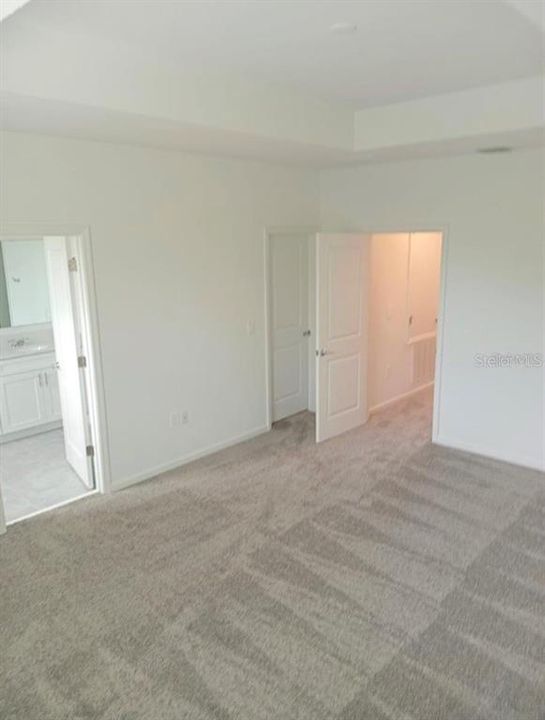 For Rent: $2,400 (3 beds, 2 baths, 1672 Square Feet)
