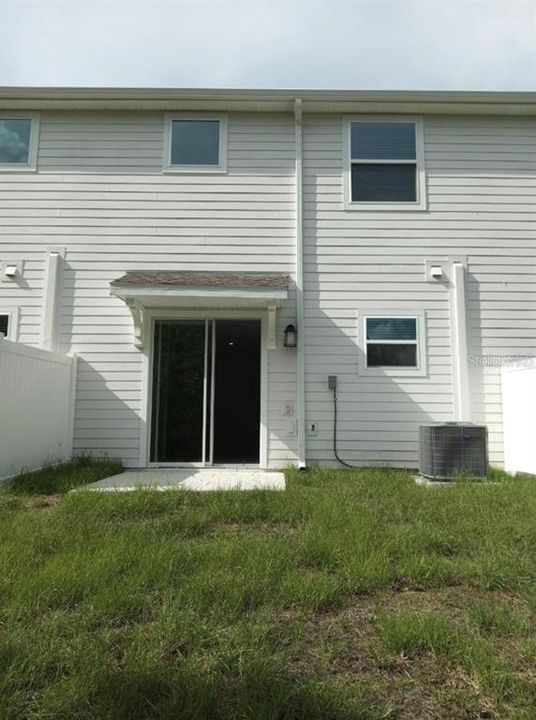 For Rent: $2,400 (3 beds, 2 baths, 1672 Square Feet)