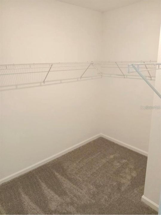 For Rent: $2,400 (3 beds, 2 baths, 1672 Square Feet)