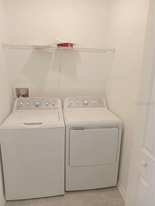 For Rent: $2,400 (3 beds, 2 baths, 1672 Square Feet)