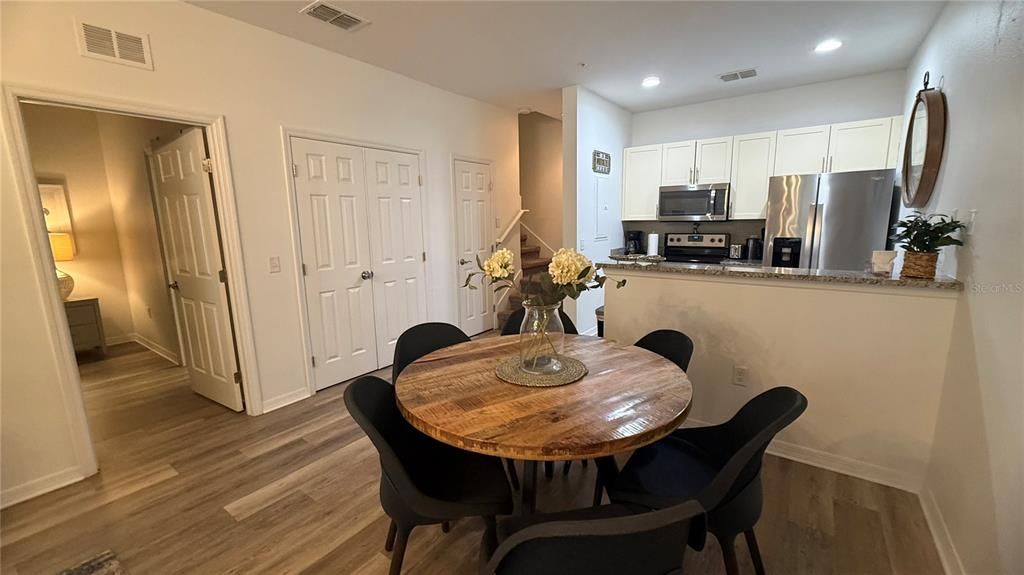 For Sale: $307,000 (3 beds, 2 baths, 1300 Square Feet)