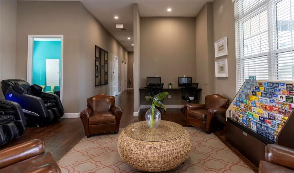 For Sale: $307,000 (3 beds, 2 baths, 1300 Square Feet)