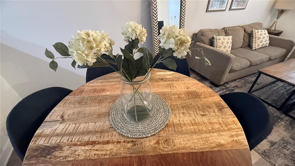 For Sale: $307,000 (3 beds, 2 baths, 1300 Square Feet)