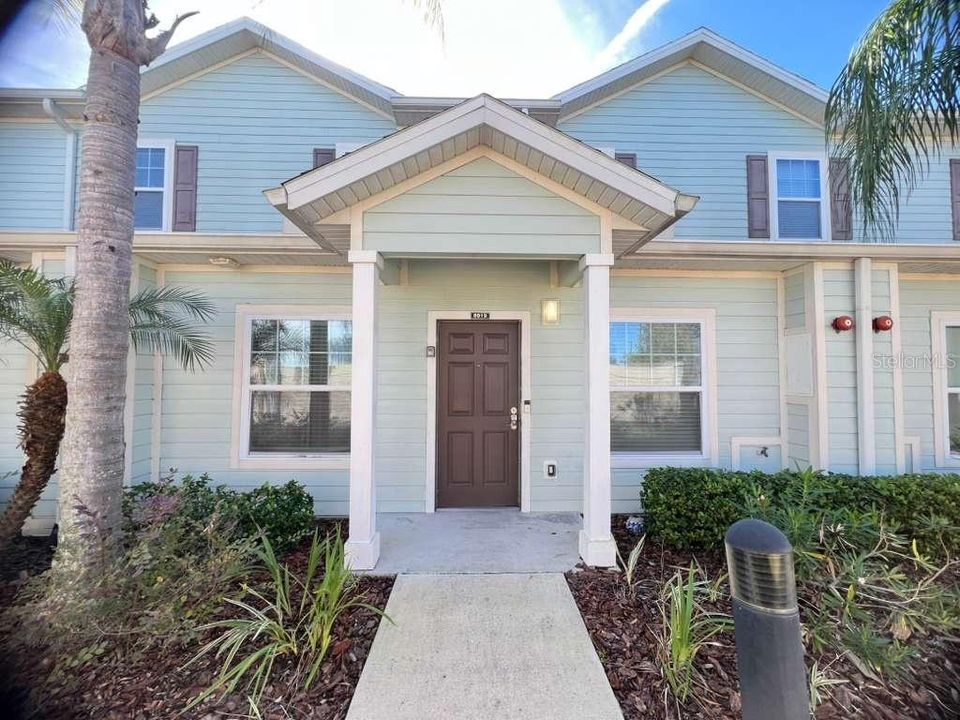 For Sale: $307,000 (3 beds, 2 baths, 1300 Square Feet)