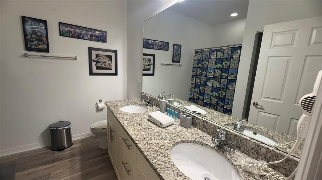 For Sale: $307,000 (3 beds, 2 baths, 1300 Square Feet)