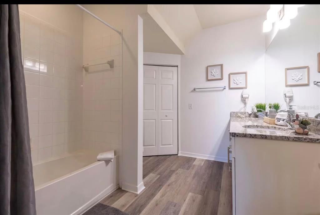 For Sale: $307,000 (3 beds, 2 baths, 1300 Square Feet)