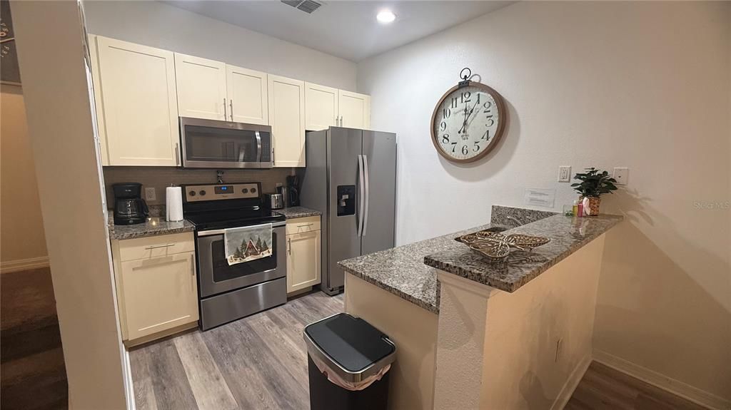 For Sale: $307,000 (3 beds, 2 baths, 1300 Square Feet)
