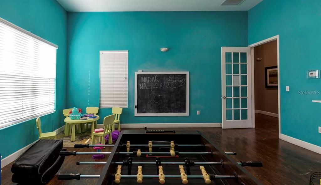 For Sale: $307,000 (3 beds, 2 baths, 1300 Square Feet)