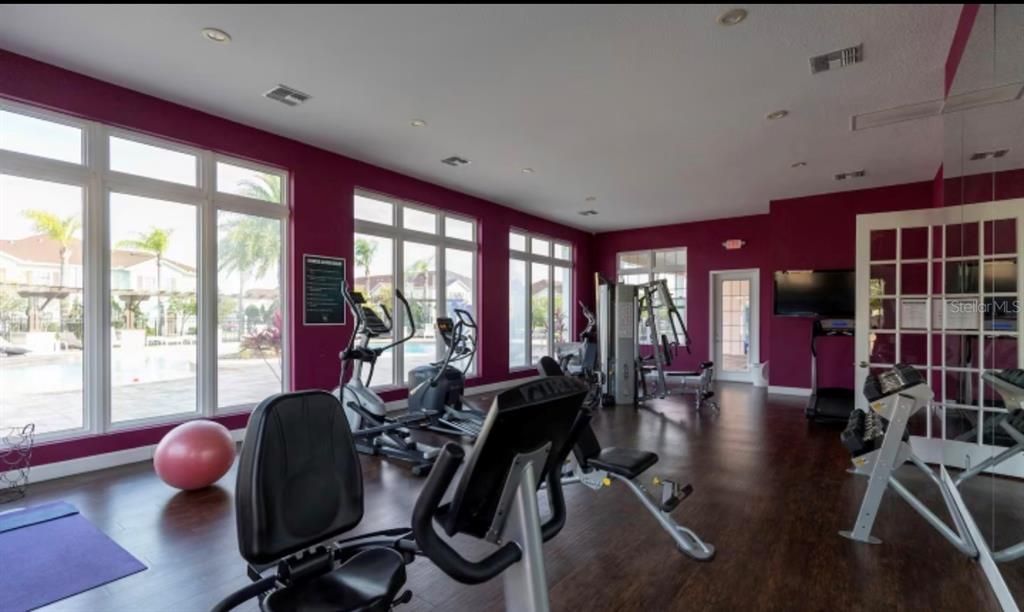 For Sale: $307,000 (3 beds, 2 baths, 1300 Square Feet)