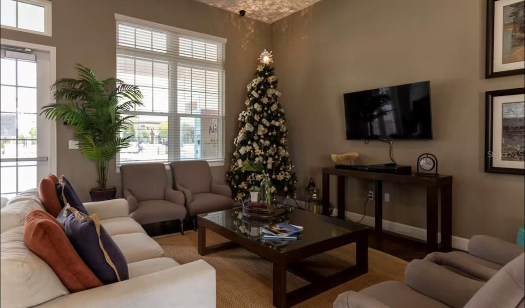 For Sale: $307,000 (3 beds, 2 baths, 1300 Square Feet)