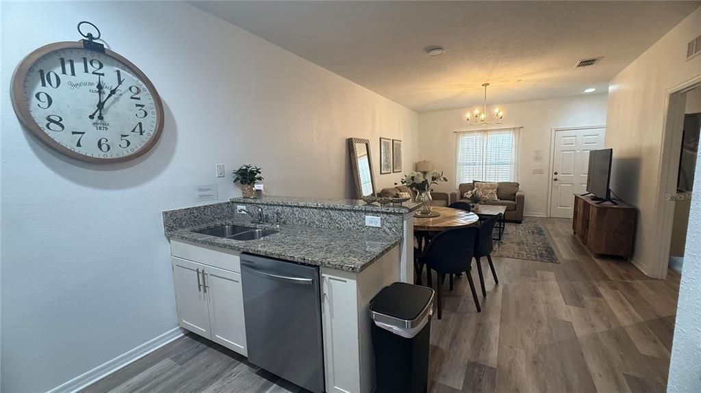 For Sale: $307,000 (3 beds, 2 baths, 1300 Square Feet)