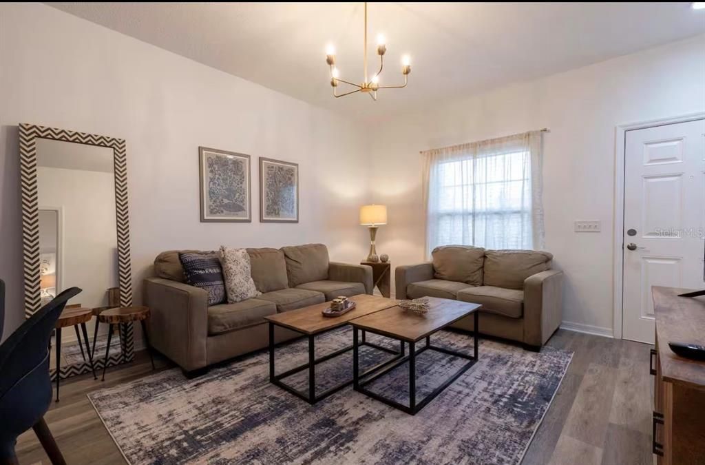 For Sale: $307,000 (3 beds, 2 baths, 1300 Square Feet)