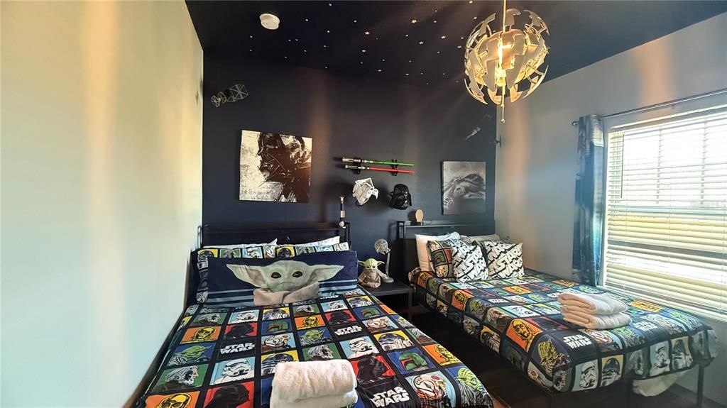 For Sale: $307,000 (3 beds, 2 baths, 1300 Square Feet)