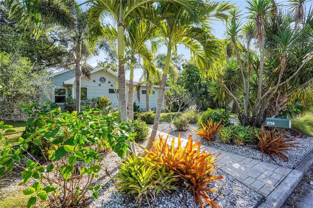 En Venta: $795,000 (4 camas, 3 baños, 2171 Pies cuadrados)