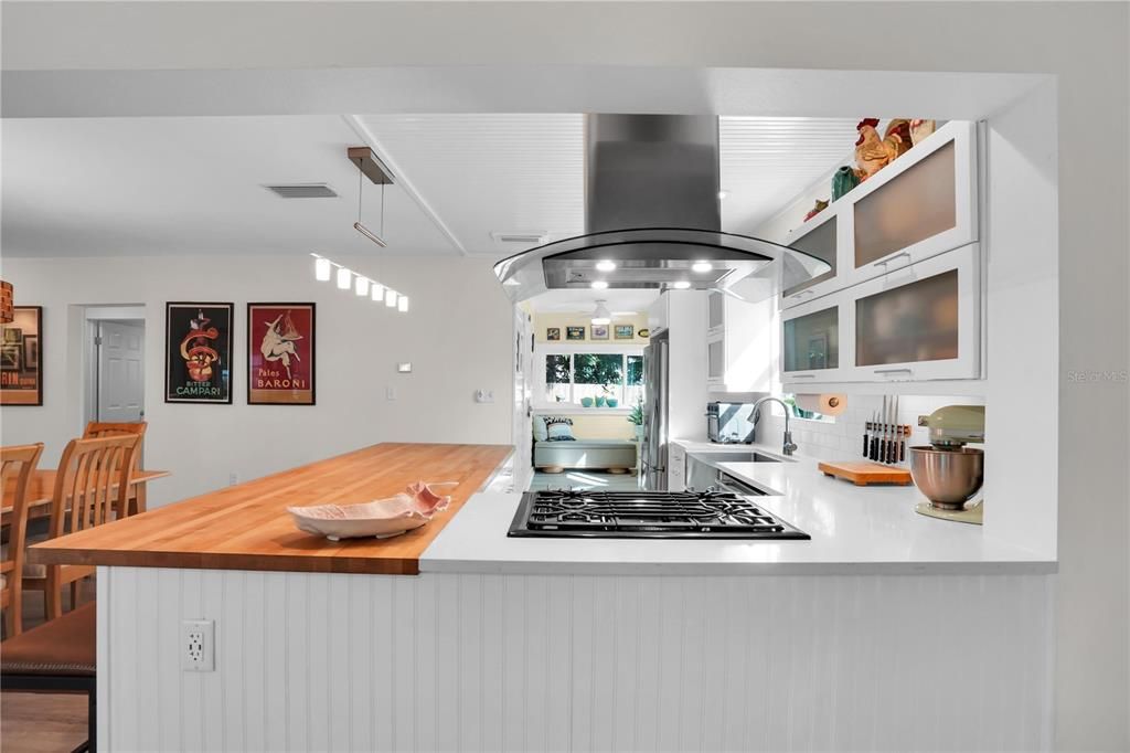 En Venta: $795,000 (4 camas, 3 baños, 2171 Pies cuadrados)