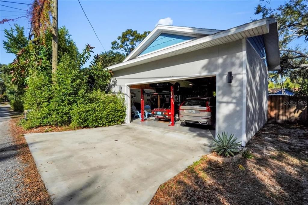 En Venta: $795,000 (4 camas, 3 baños, 2171 Pies cuadrados)