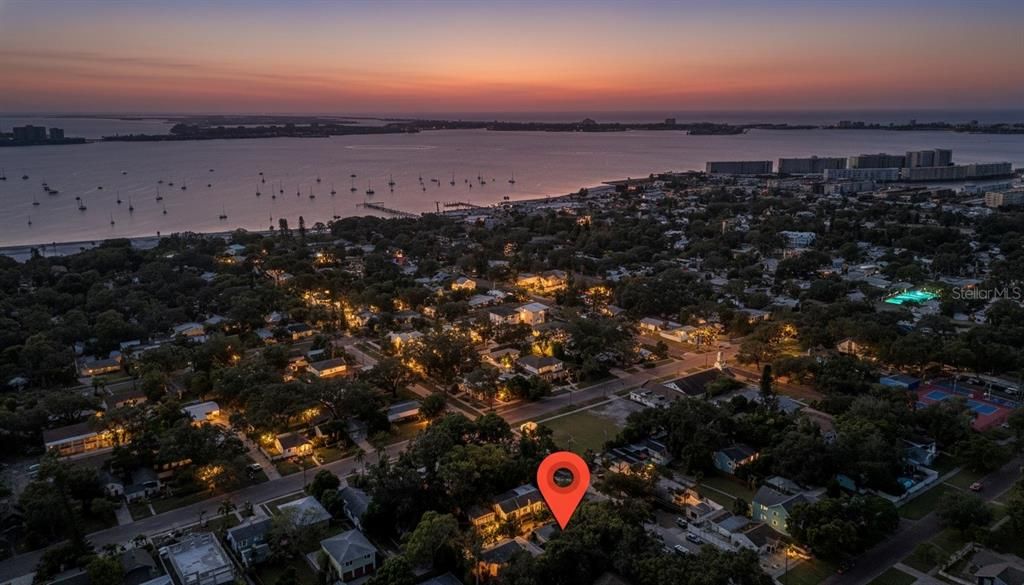 En Venta: $795,000 (4 camas, 3 baños, 2171 Pies cuadrados)