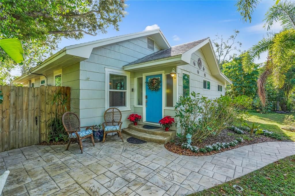 En Venta: $795,000 (4 camas, 3 baños, 2171 Pies cuadrados)