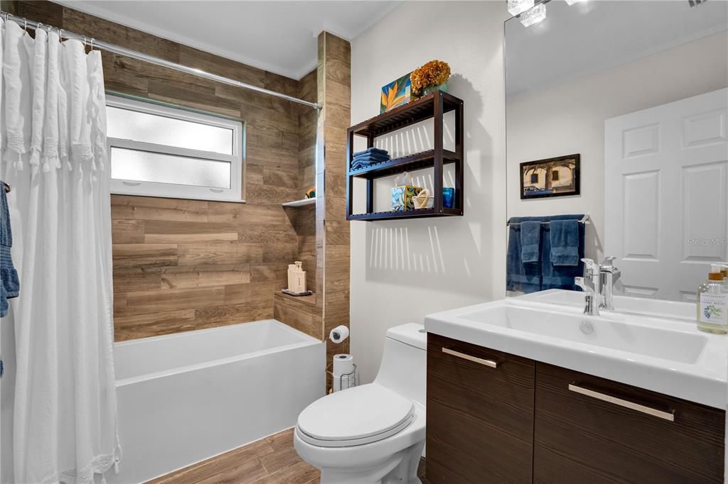 En Venta: $795,000 (4 camas, 3 baños, 2171 Pies cuadrados)