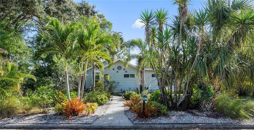 En Venta: $795,000 (4 camas, 3 baños, 2171 Pies cuadrados)