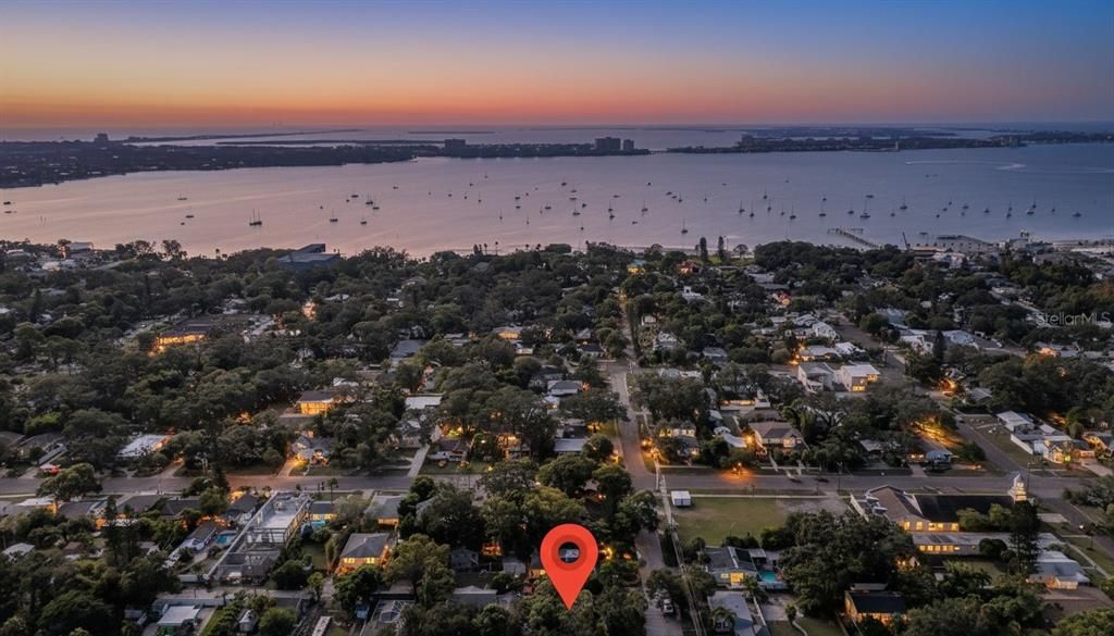 En Venta: $795,000 (4 camas, 3 baños, 2171 Pies cuadrados)