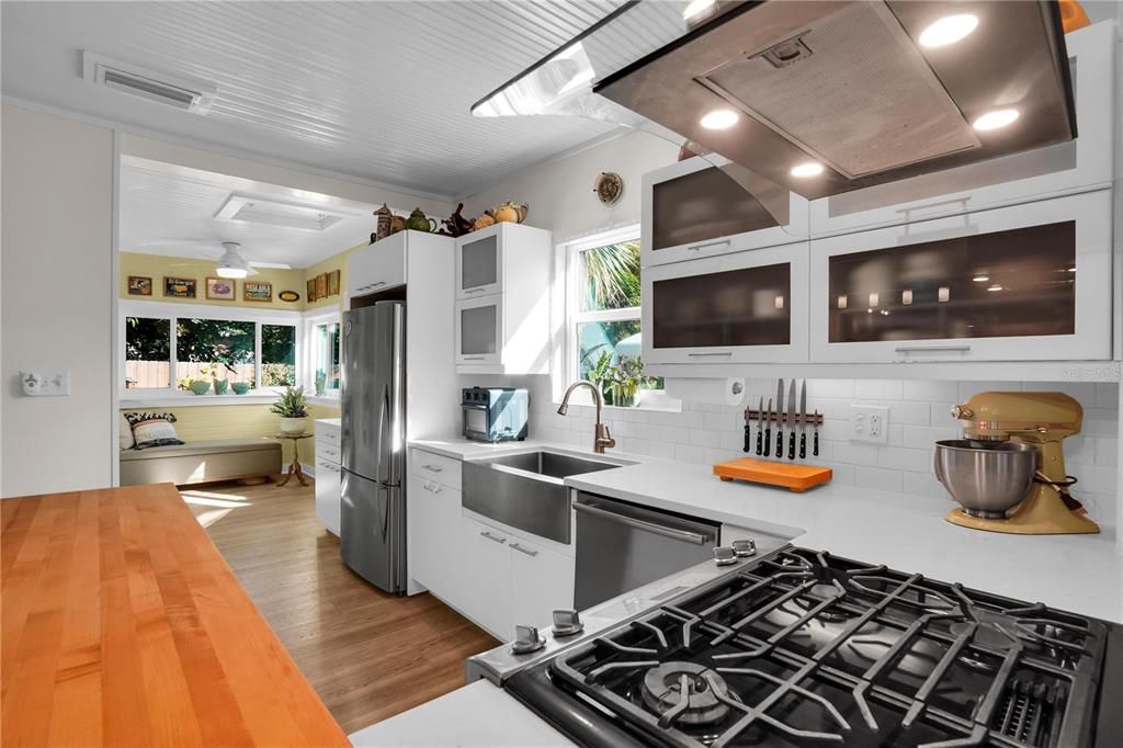 En Venta: $795,000 (4 camas, 3 baños, 2171 Pies cuadrados)