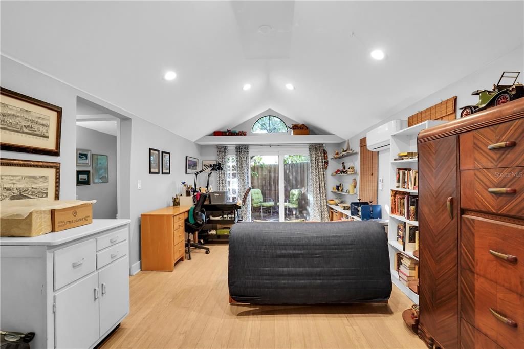 En Venta: $795,000 (4 camas, 3 baños, 2171 Pies cuadrados)