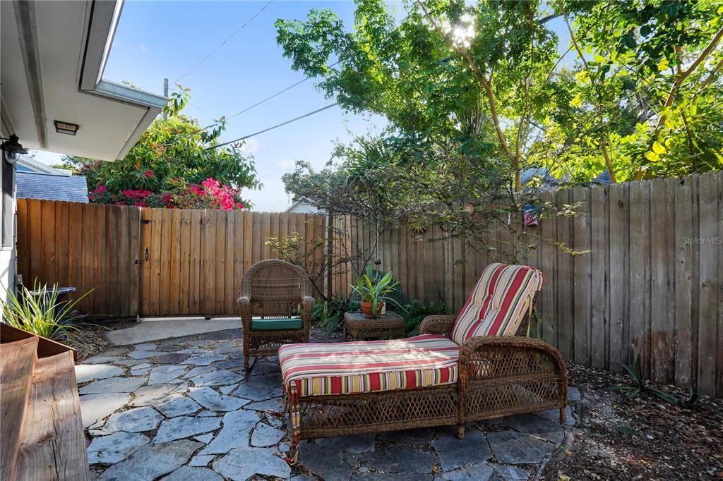 En Venta: $795,000 (4 camas, 3 baños, 2171 Pies cuadrados)