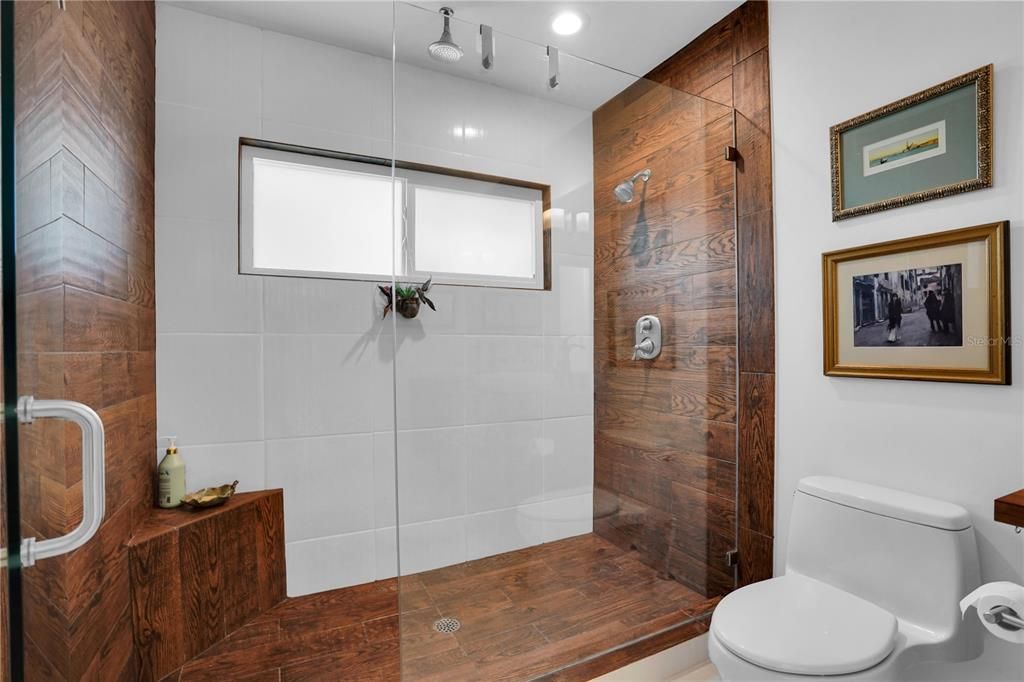 En Venta: $795,000 (4 camas, 3 baños, 2171 Pies cuadrados)