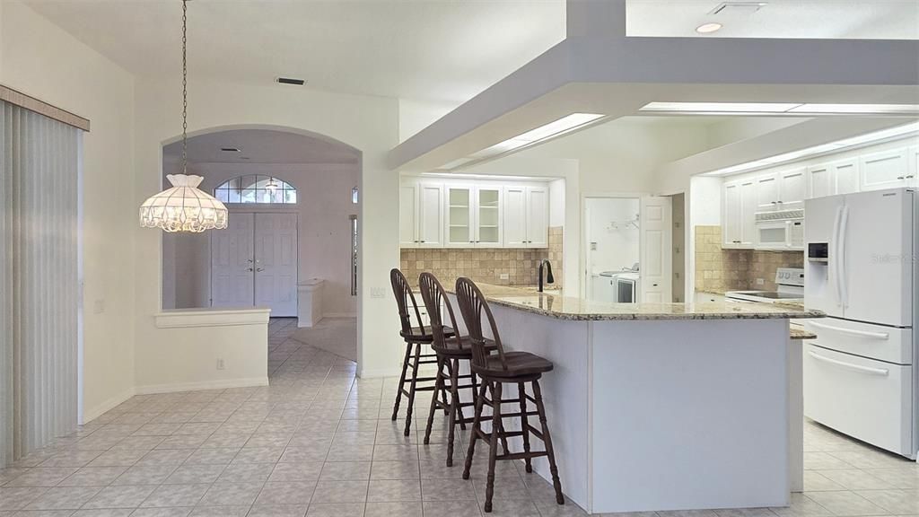 出租: $3,400 (4 贝兹, 3 浴室, 2804 平方英尺)