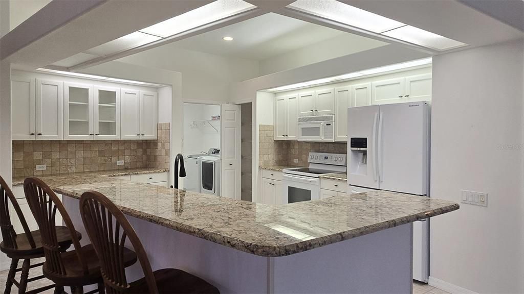 出租: $3,400 (4 贝兹, 3 浴室, 2804 平方英尺)