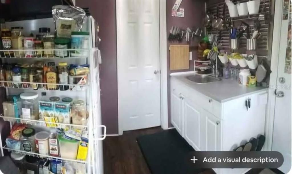 For Rent: $1,200 (1 beds, 1 baths, 200 Square Feet)