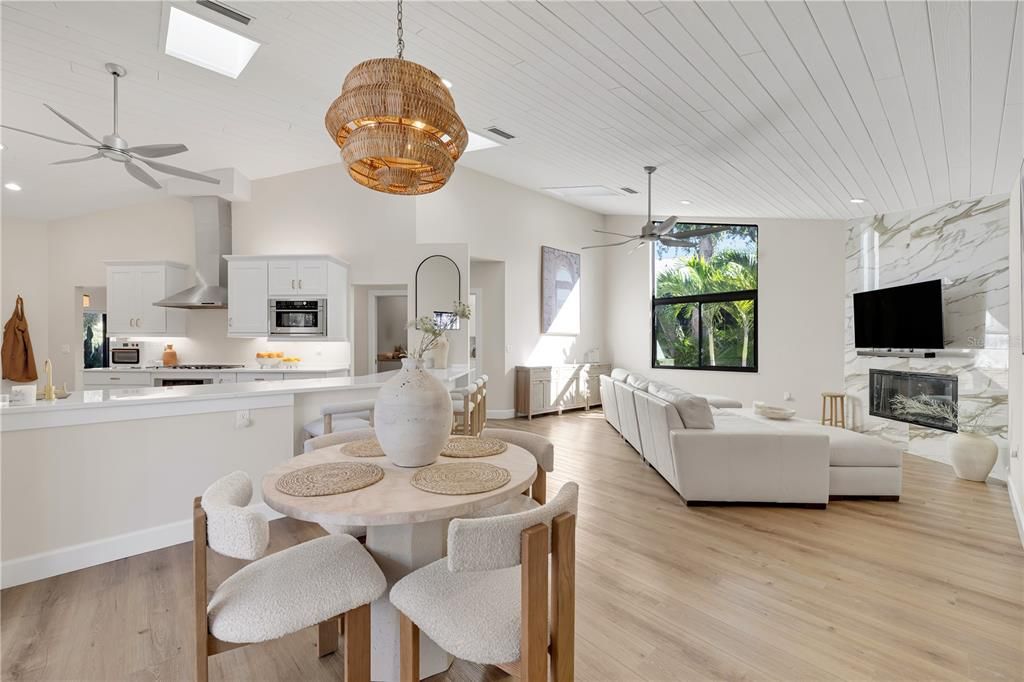 待售: $2,249,000 (4 贝兹, 2 浴室, 2774 平方英尺)