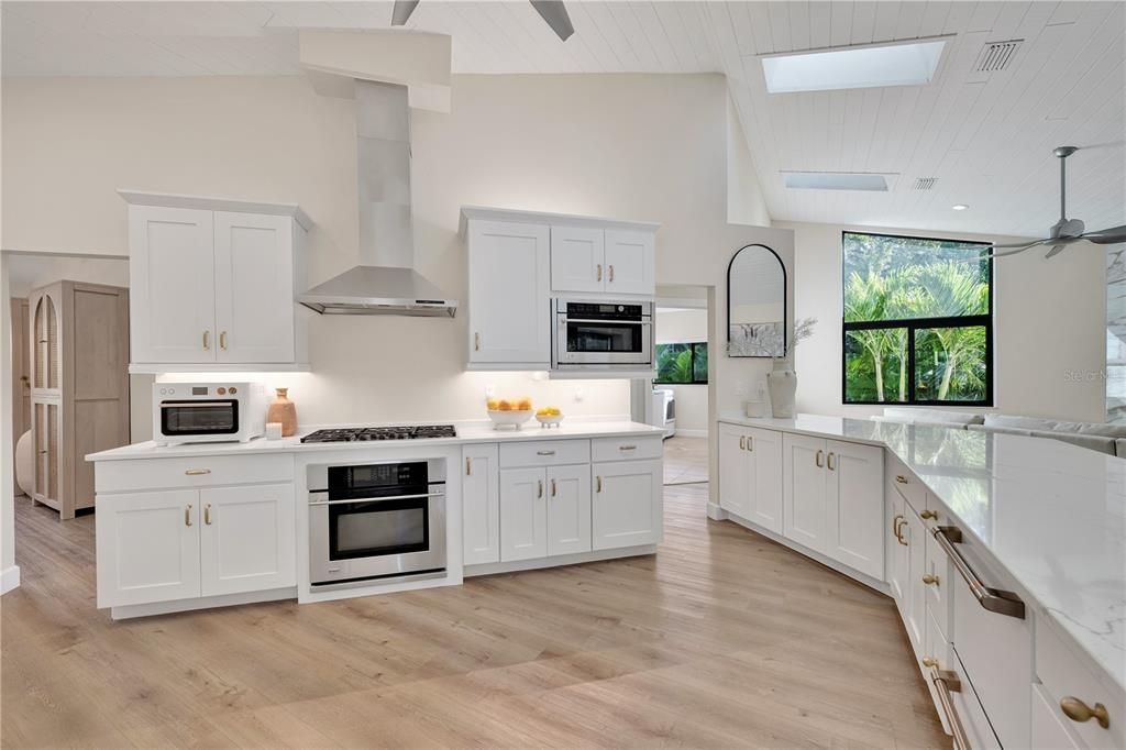 待售: $2,249,000 (4 贝兹, 2 浴室, 2774 平方英尺)