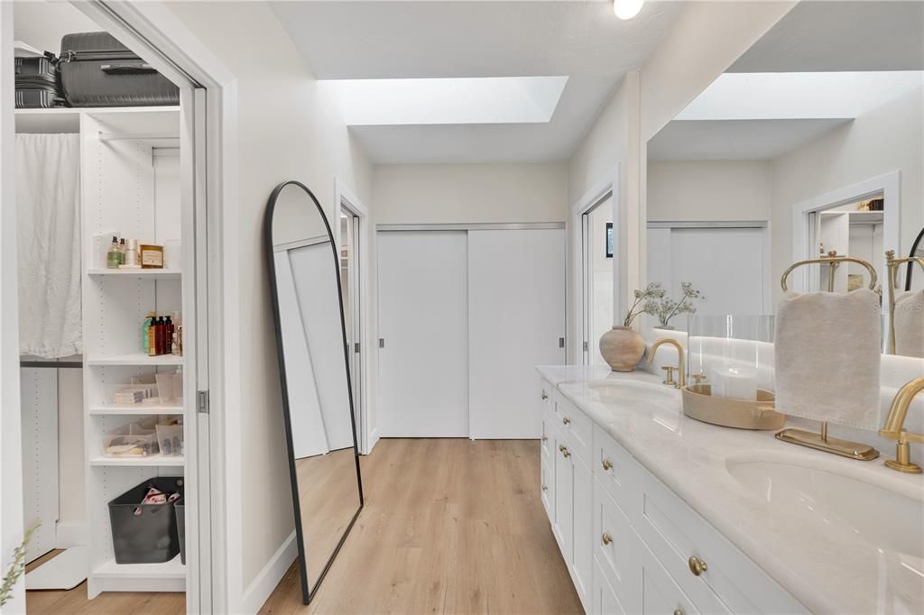 待售: $2,249,000 (4 贝兹, 2 浴室, 2774 平方英尺)