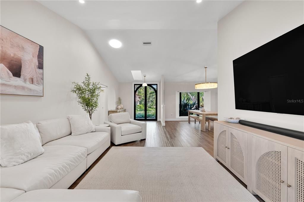 待售: $2,249,000 (4 贝兹, 2 浴室, 2774 平方英尺)