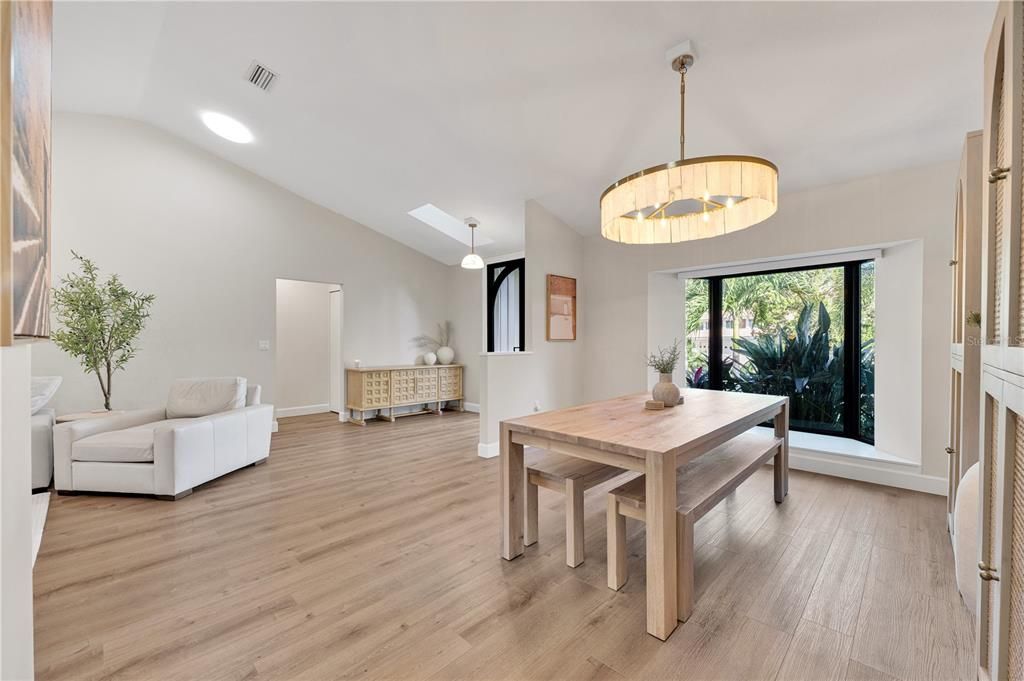 待售: $2,249,000 (4 贝兹, 2 浴室, 2774 平方英尺)