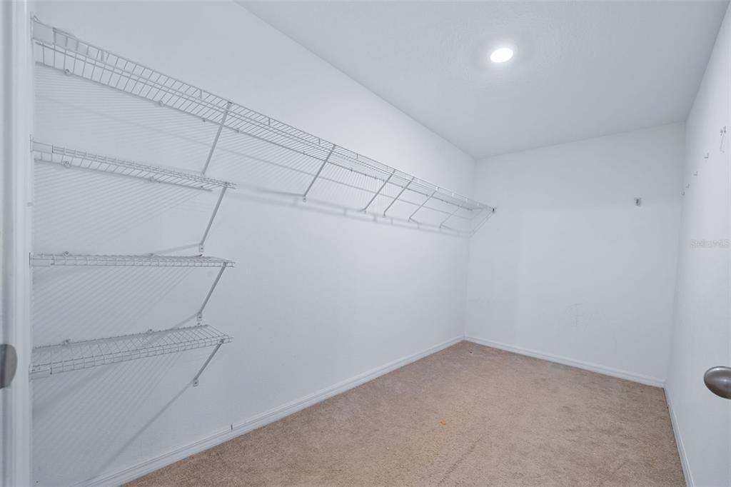 待售: $299,999 (4 贝兹, 2 浴室, 1841 平方英尺)