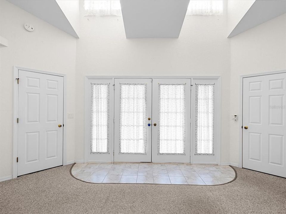 For Sale: $275,000 (3 beds, 2 baths, 1594 Square Feet)