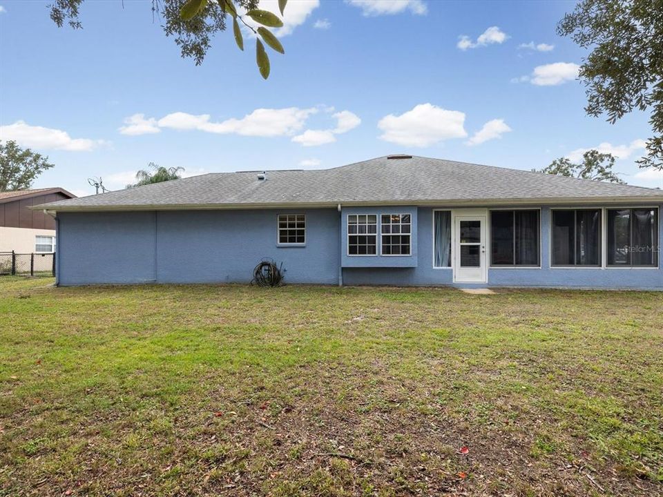 For Sale: $275,000 (3 beds, 2 baths, 1594 Square Feet)