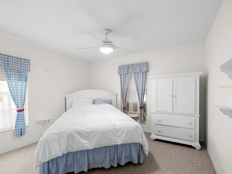 For Sale: $275,000 (3 beds, 2 baths, 1594 Square Feet)