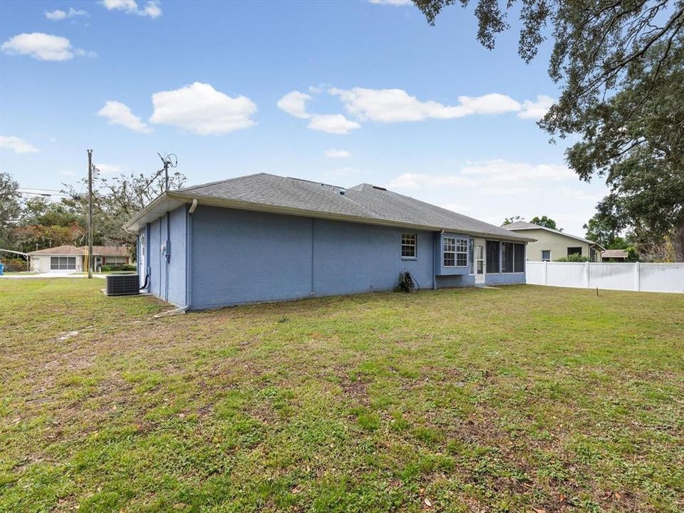 For Sale: $275,000 (3 beds, 2 baths, 1594 Square Feet)