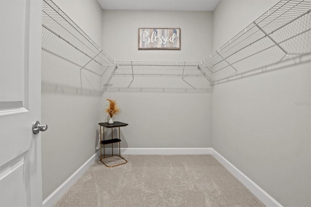 En Renta: $2,400 (4 camas, 3 baños, 2066 Pies cuadrados)