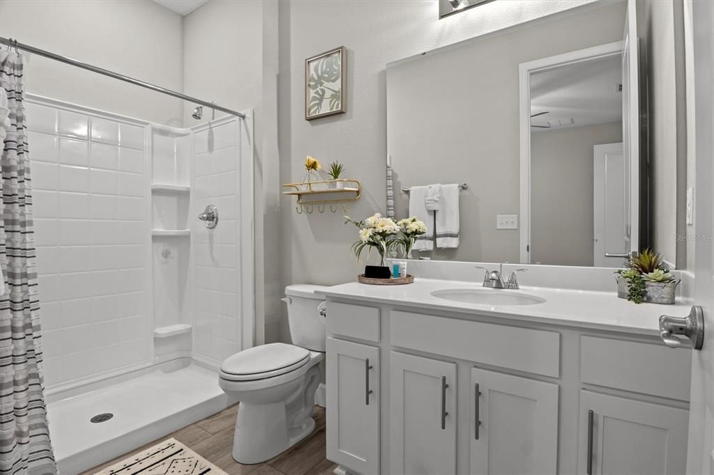 En Renta: $2,400 (4 camas, 3 baños, 2066 Pies cuadrados)