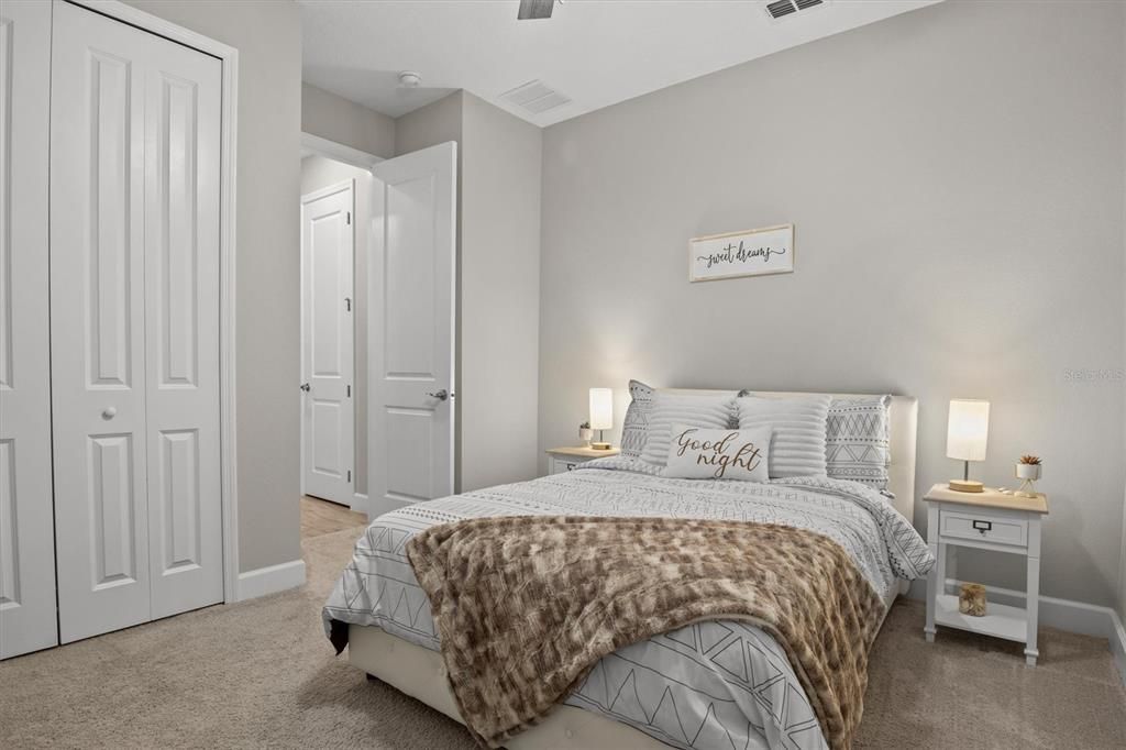 En Renta: $2,400 (4 camas, 3 baños, 2066 Pies cuadrados)