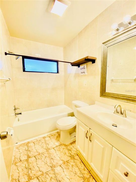 出租: $2,150 (3 贝兹, 2 浴室, 1326 平方英尺)