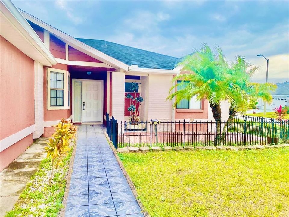 出租: $2,150 (3 贝兹, 2 浴室, 1326 平方英尺)