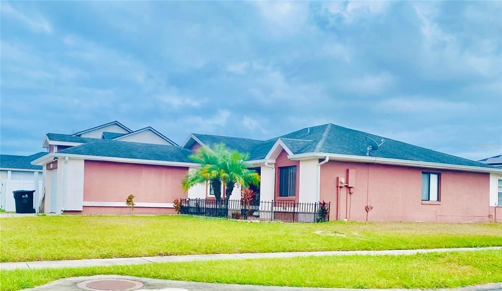 出租: $2,150 (3 贝兹, 2 浴室, 1326 平方英尺)