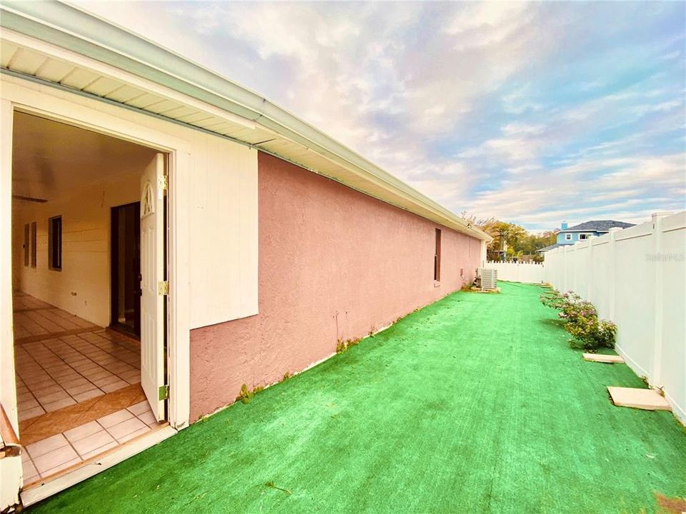 出租: $2,150 (3 贝兹, 2 浴室, 1326 平方英尺)